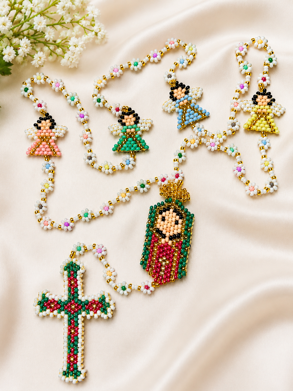 Rosario Artesanal de Chaquiras Hecho a Mano - Figuras Religiosas (Ángeles, Virgen de Guadalupe y Cruz)